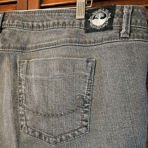 Source of Wisdom grey wash jeans - Picture 6 of 7